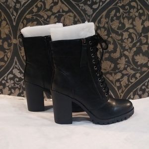 Size 7 1/2 brand new combat boots!